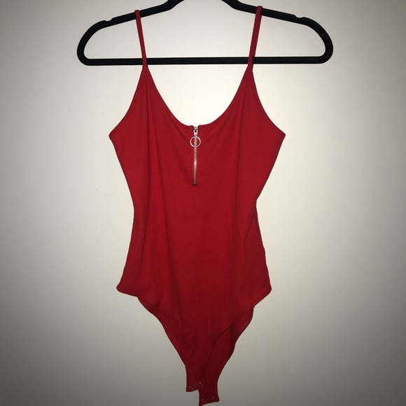Red bodysuit ! - Picture 1 of 4